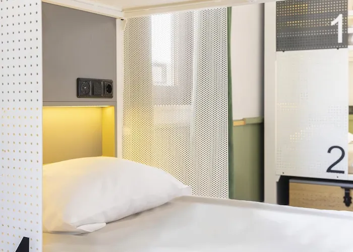 ジェネレーター ホステル