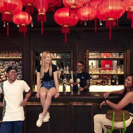 Generator Auberge de jeunesse