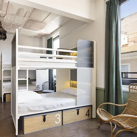 Generator Auberge de jeunesse *