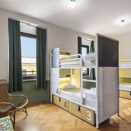 Auberge de jeunesse Generator